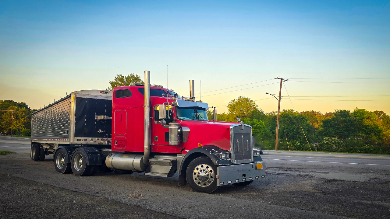 Kenworth predstavio specijalni dizajn kamiona povodom 250 godina SAD - Balkan Truckers US