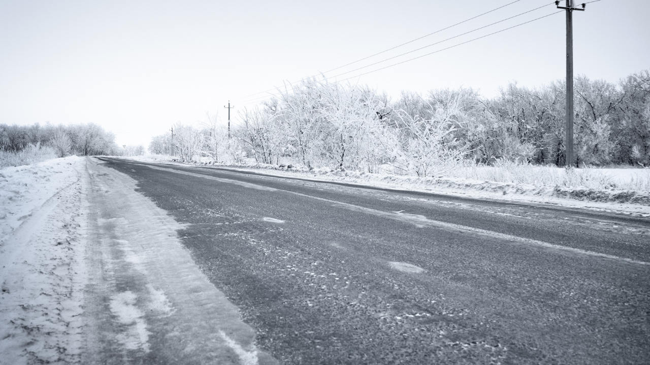 Pokušaj polukružnog okretanja kamiona završio blokadom puta - Balkan Truckers US