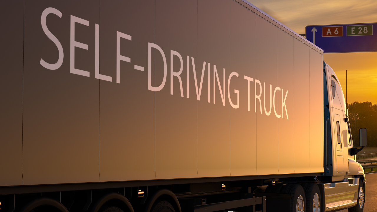 Autonomni kamioni prešli više od 4.000 kilometara prevozeći opremu za NASCAR trku - Balkan Truckers US