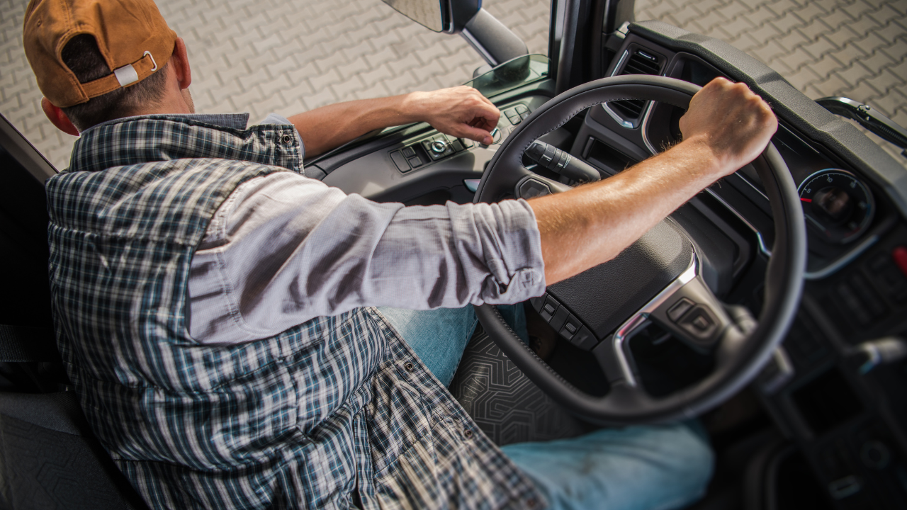 Bivši zaposleni priznao krađu više od 3,2 miliona dolara od transportne kompanije u Teksasu - Balkan Truckers US