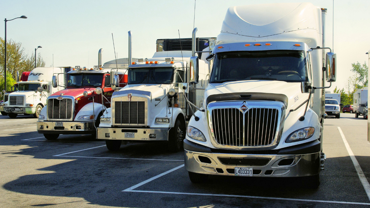 Nedostatak kamiona održava visoke cene prevoza u SAD, pritisak na prevoznike i špeditere se nastavlja - Balkan Truckers US